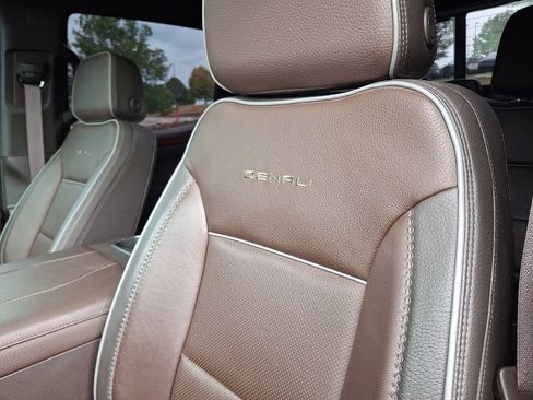 Used 2023 GMC Sierra 1500 Denali w/ Denali Reserve Package image 16