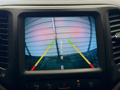 Used 2014 Jeep Cherokee Limited w/ Technology Group image 14