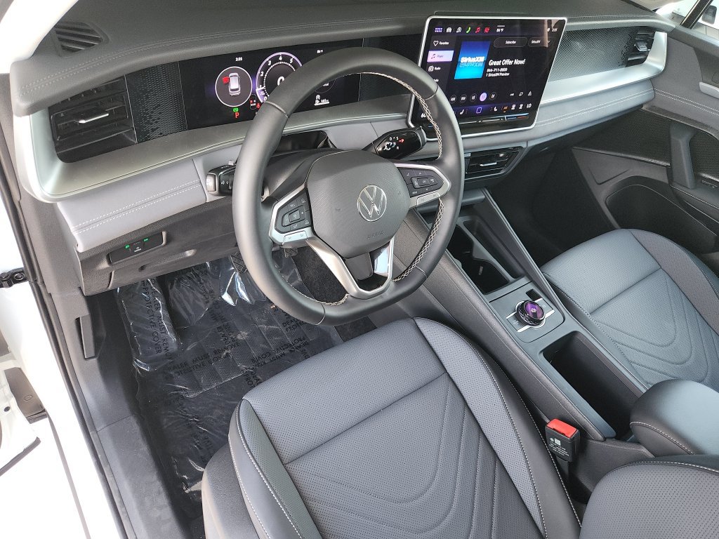 Used 2026 Volkswagen Tiguan SE FWD image 12