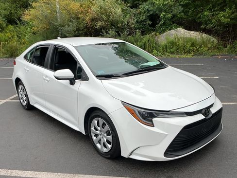 Certified 2025 Toyota Corolla LE FWD image 7