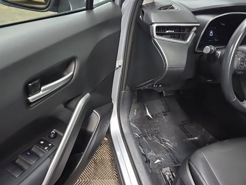 Used 2022 Toyota Corolla Cross XLE image 28