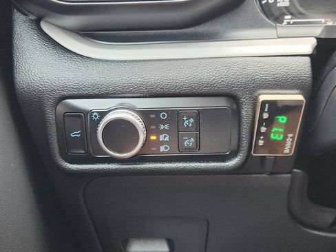 Used 2023 Ford Explorer XLT RWD image 25