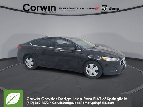 Used 2019 Ford Fusion S image 1