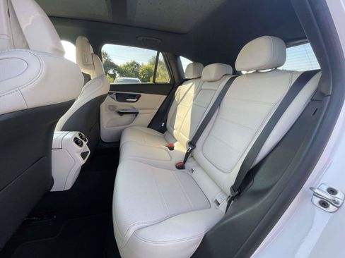 Used 2023 Mercedes-Benz GLC 300 4MATIC image 13