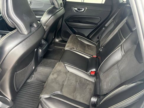 Used 2019 Volvo XC60 T5 R-Design w/ Protection Package Premier image 17