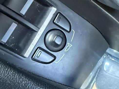 Used 2021 Jaguar E-PACE SE image 22