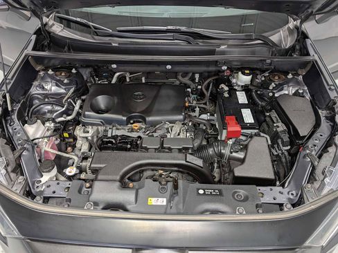 Used 2019 Toyota RAV4 LE image 13