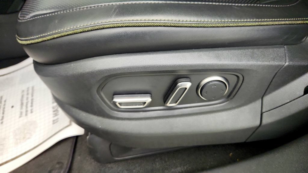 Used 2025 Rivian R1S Adventure Dual AWD/4WD image 12