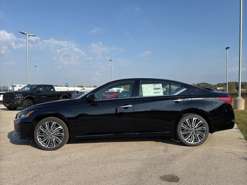 New 2025 Nissan Altima 2.5 SL image 6