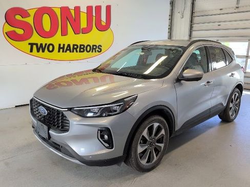 Used 2023 Ford Escape Platinum AWD/4WD image 1