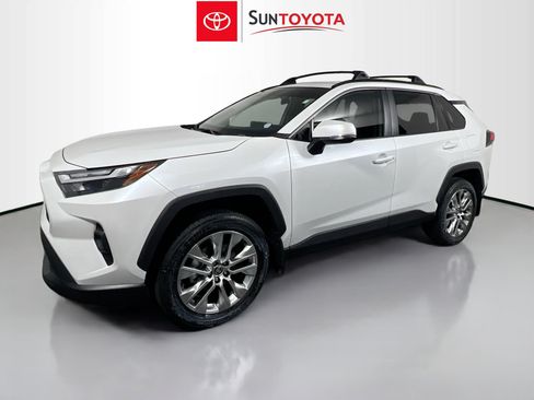 Used 2025 Toyota RAV4 XLE Premium FWD image 9