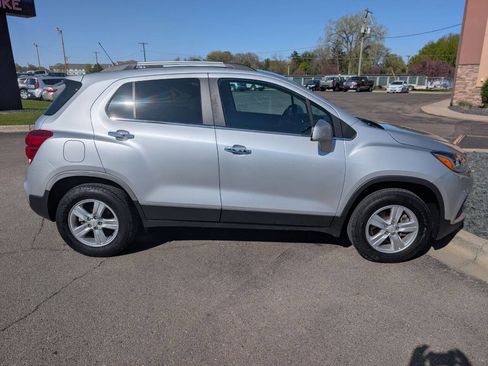 Used 2020 Chevrolet Trax LT w/ LT Convenience Package AWD/4WD image 10