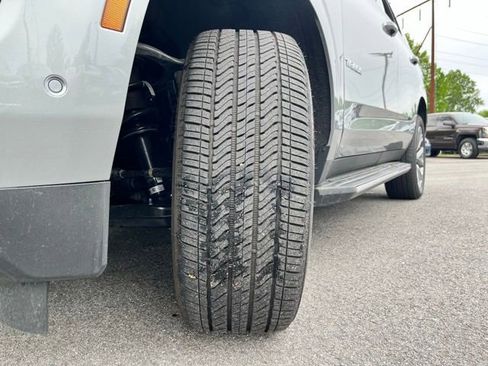 Used 2025 Chevrolet Tahoe High Country AWD/4WD image 15