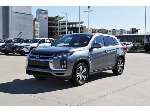 Used 2021 Mitsubishi Outlander Sport SE image 2