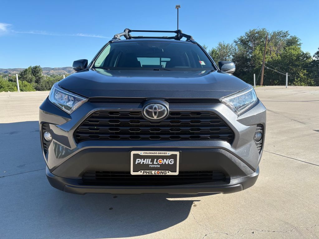 Used 2021 Toyota RAV4 XLE AWD/4WD image 2