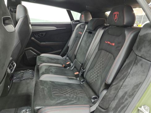 Used 2024 Lamborghini Urus Performante AWD/4WD image 15