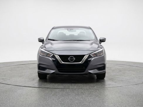Used 2025 Nissan Versa SV FWD image 2