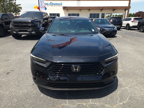 Used 2024 Honda Accord Sport image 9