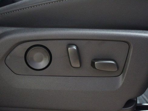 New 2025 GMC Sierra 2500 SLT w/ SLT Premium Package image 10