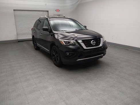 Used 2017 Nissan Pathfinder Platinum w/ Midnight Edition Package AWD/4WD image 13