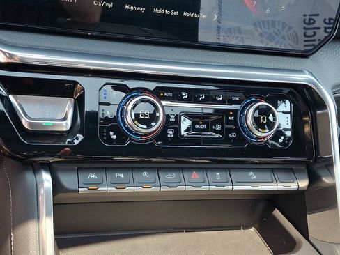 Used 2025 GMC Sierra 1500 Denali AWD/4WD image 19