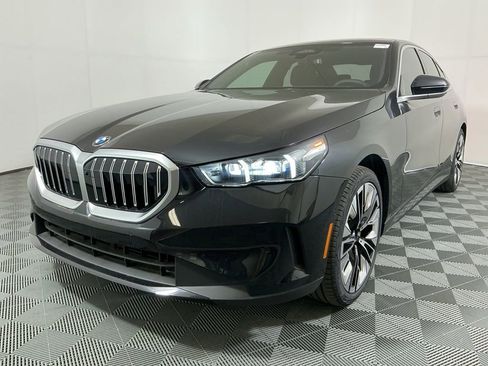 New 2026 BMW 530i w/ Premium Package RWD image 2