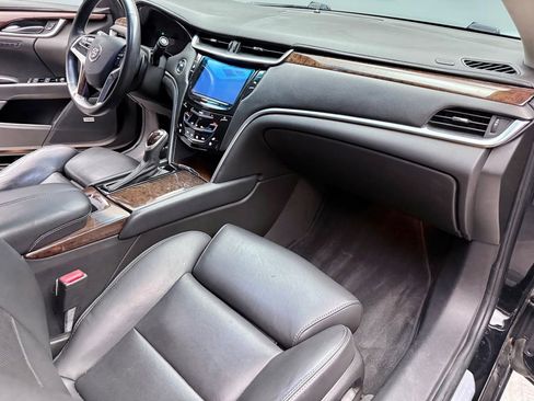 Used 2013 Cadillac XTS Luxury image 11