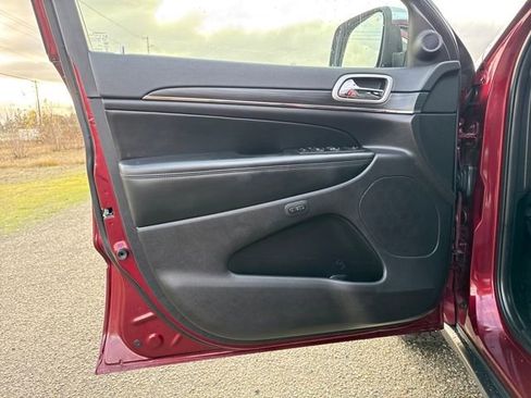 Used 2021 Jeep Grand Cherokee Limited w/ Premium Lighting Group image 28