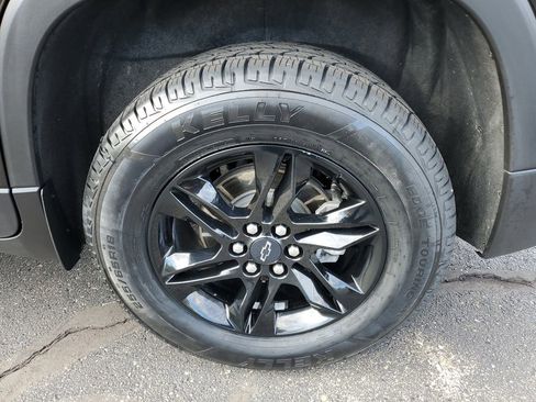 Used 2023 Chevrolet Traverse LT w/ Midnight/Sport Edition image 32