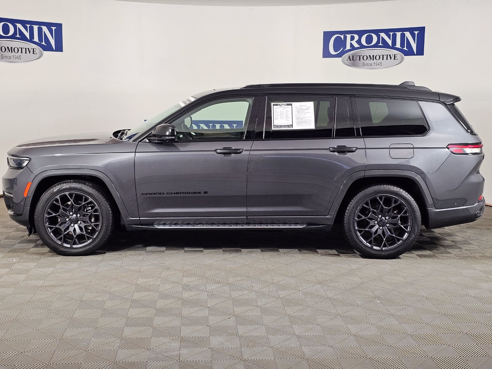 Used 2024 Jeep Grand Cherokee L Summit w/ High Altitude Package AWD/4WD image 44
