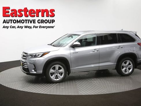 Used 2019 Toyota Highlander Limited w/ Carpet Mat Package (TMS) AWD/4WD image 64