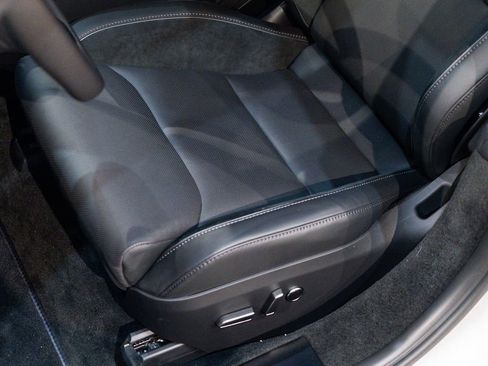 Used 2026 Tesla Model S Plaid AWD/4WD image 22