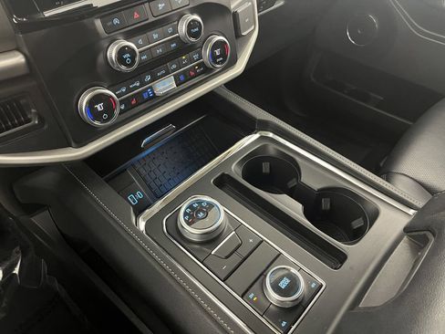 Used 2023 Ford Expedition Max XLT image 25