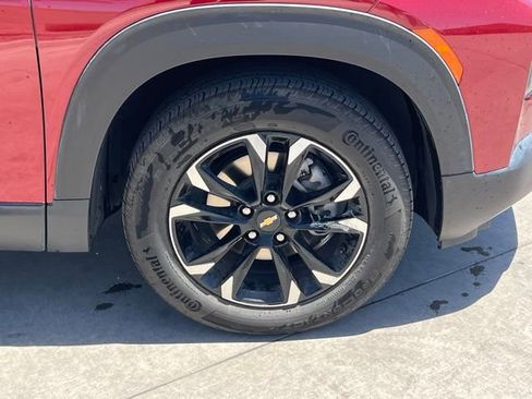 Used 2022 Chevrolet TrailBlazer LT w/ Confidence II Package FWD image 5