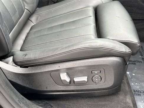 Used 2022 BMW X6 xDrive40i w/ M Sport Package image 23
