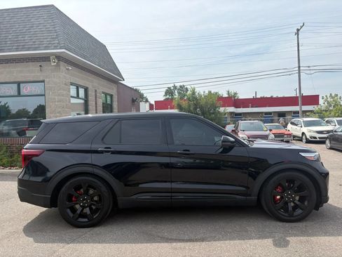 Used 2022 Ford Explorer ST w/ ST Street Pack AWD/4WD image 4