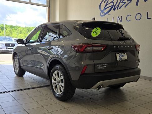 Used 2025 Ford Escape Active AWD/4WD image 14