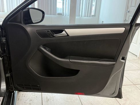 Used 2014 Volkswagen Jetta GLI image 22