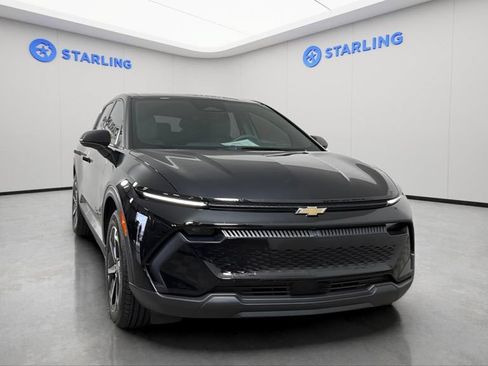 Used 2025 Chevrolet Equinox EV LT FWD image 16