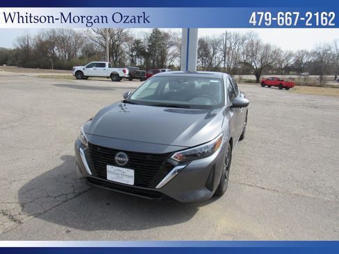 Used 2025 Nissan Sentra SV w/ Trunk Package image 2