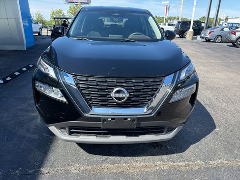 Used 2023 Nissan Rogue SV FWD image 2