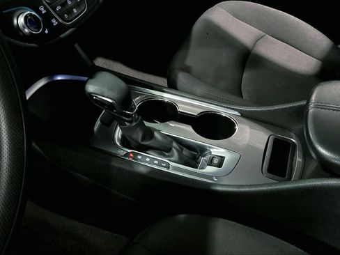 Used 2022 Chevrolet Malibu LT FWD image 17