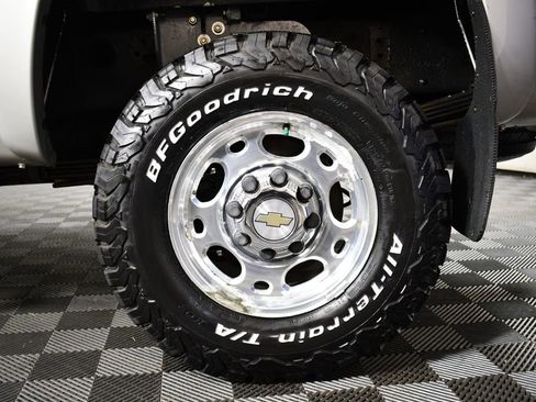 Used 2004 Chevrolet Silverado 2500 LS image 29