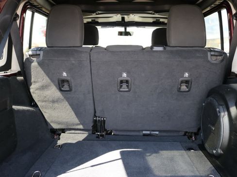 Used 2021 Jeep Wrangler Unlimited Rubicon AWD/4WD image 27