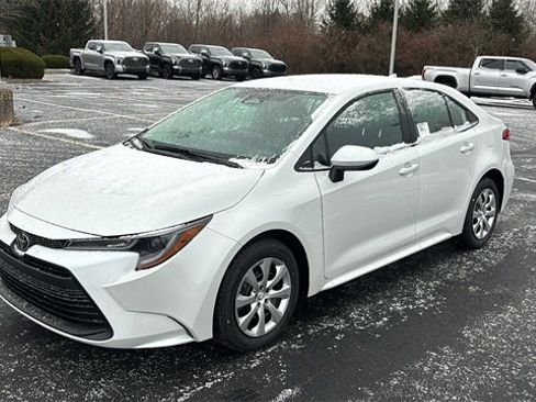 New 2026 Toyota Corolla LE image 2
