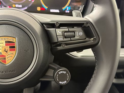 Certified 2026 Porsche Cayenne AWD/4WD image 19