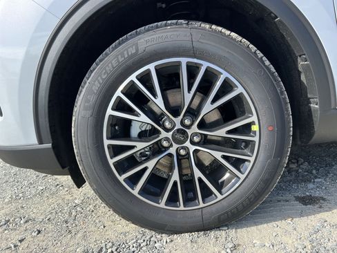 New 2026 Ford Escape SE w/ PHEV Premium Package image 12