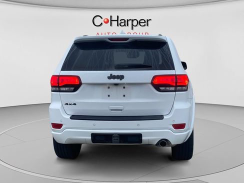 Used 2022 Jeep Grand Cherokee Laredo X AWD/4WD image 4
