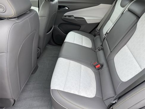 Used 2023 Chevrolet Bolt EUV Premier image 12