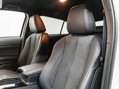 New 2025 Mitsubishi Eclipse Cross Black Edition image 4